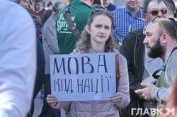 Найпростіший спосіб почати вживати державну мову – це використовувати її у сфері обслуговування