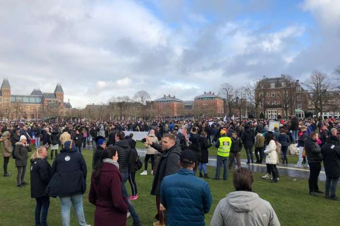 Поліція Нідерландів розігнала мітинг проти локдауну
