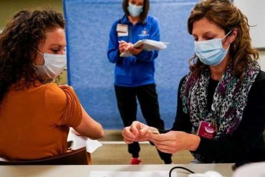 США планують зареєструвати ще дві Covid-вакцини