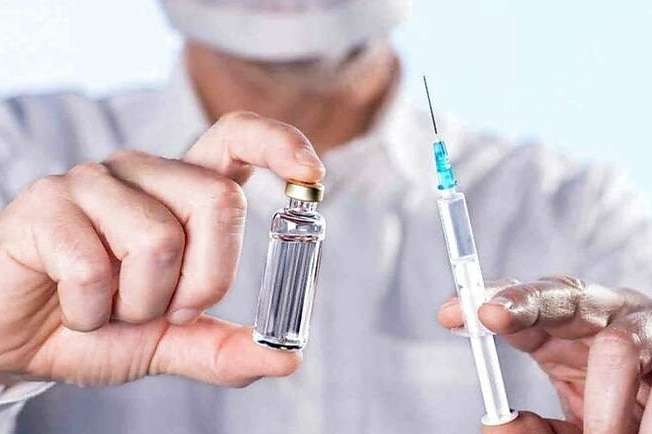 Американський епідеміолог закликав призупинити використання вакцини Moderna