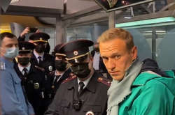 Москва давно перейшла всі «червоні лінії». Порошенко прокоментував арешт Навального 