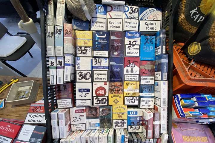 У Києві вилучено партію фальсифікованих цигарок на пів мільйона гривень (фото)