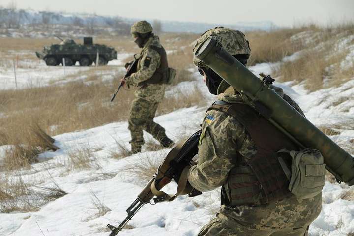 Під обстріли бойовиків потрапили українські позиції у двох районах