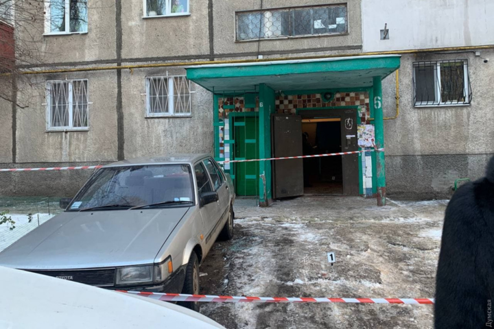 Моторошне вбивство в Одесі: чоловік одному відрізав голову, іншому розпоров живіт (фото, відео)