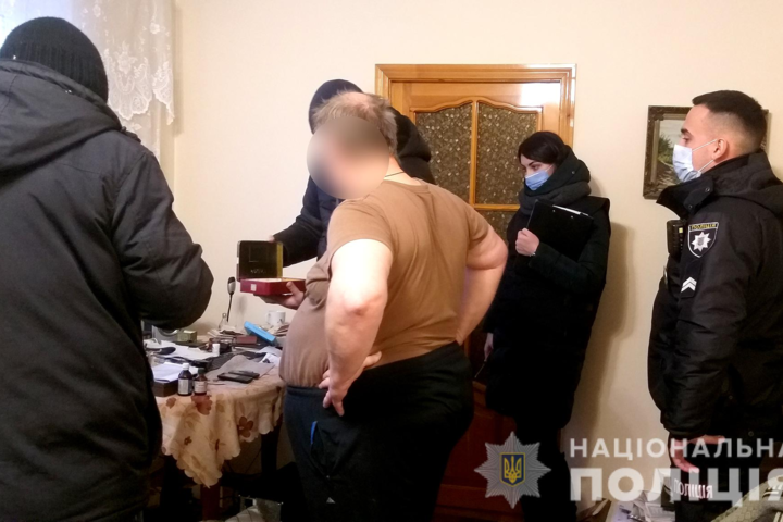 Поліція затримала трьох жителів Миколаєва, які поширювали дитячу порнографію