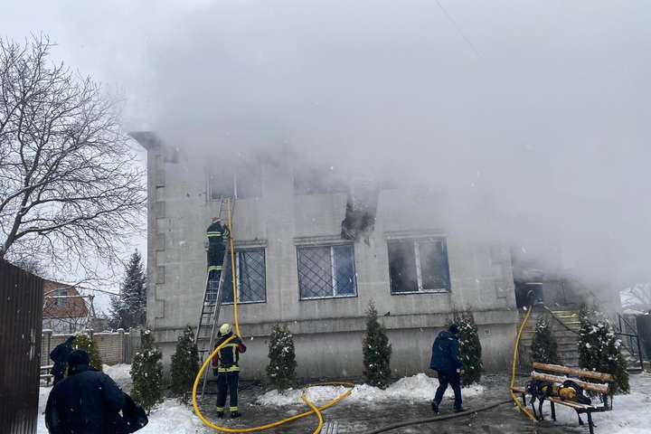 Рятувальники загасили пожежу у харківському будинку для літніх людей 