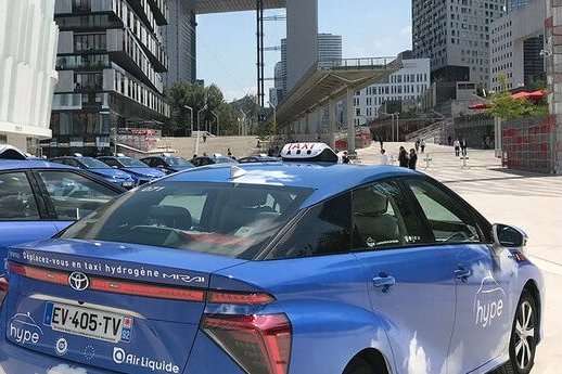 Дизельні таксі в Парижі замінять водневими автомобілями