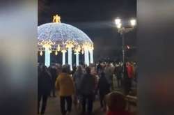 На переповненій набережній окупованого Севастополя лунають українські пісні (відео)