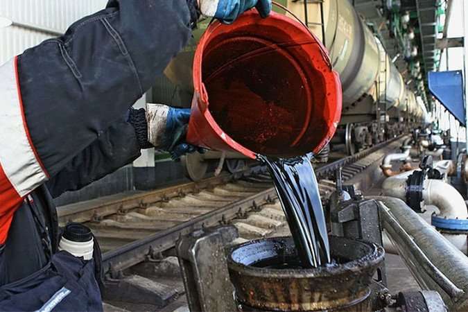Ціни на нафту продовжують падіння через новий спалах Covid-19 у Китаї