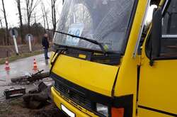 На Львівщині зіткнулися поїзд і маршрутка, є постраждалі