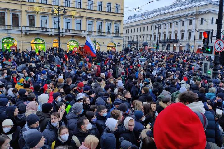 Протести на підтримку Навального. У центрі Москви почались проблеми зі зв'язком та інтернетом    