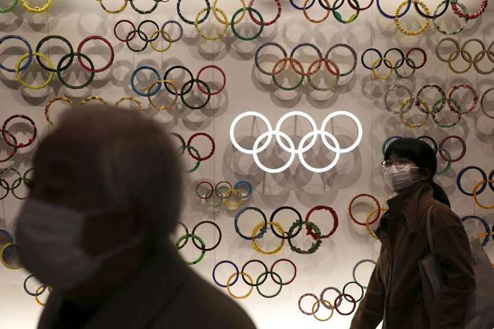 ЗМІ: Міжнародний олімпійський комітет планує вакцинувати всіх учасників Ігор у Токіо