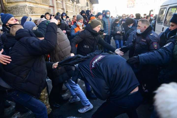 Глави МЗС Євросоюзу збираються обговорити протести в Росії