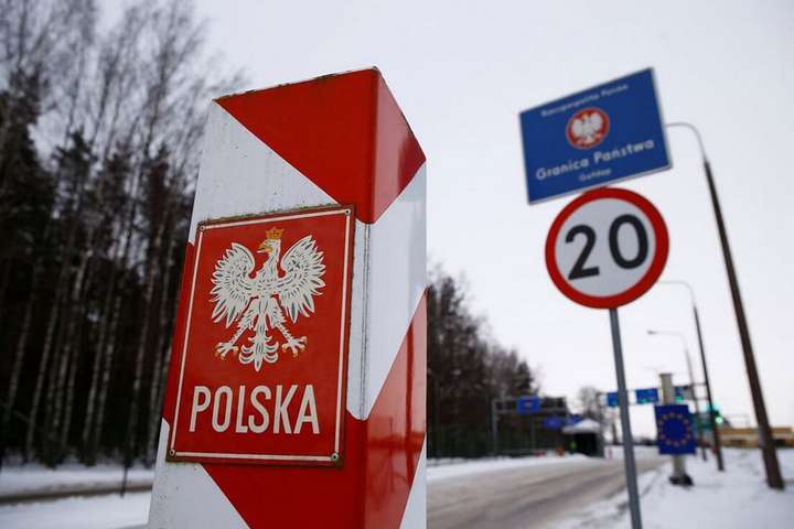 Українці можуть в’їжджати до Польщі без карантину: названо умову