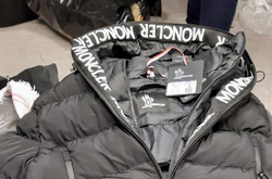 Митники в «Борисполі» затримали сотні кілограмів контрафактних Louis Vuitton, Tommy Hilfiger та Moncler
