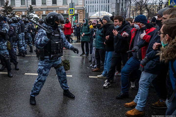 У Кремлі вперше прокоментували протести по всій Росії на підтримку Навального