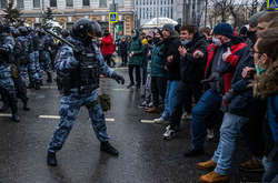 В Кремле впервые прокомментировали протесты по всей России в поддержку Навального