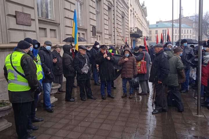 Негода не зупинила другу хвилю протестів: львів'яни знову виступили проти тарифів (фото)