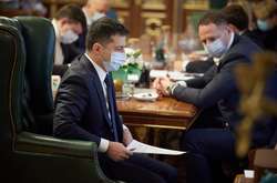 Треба визначити кількість вакцин, чіткі строки вакцинації, перелік категорій населення, які мають вакцинуватися в першу чергу, - Зеленський