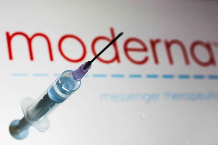 Moderna заявила про ефективність вакцини проти нових штамів коронавірусу