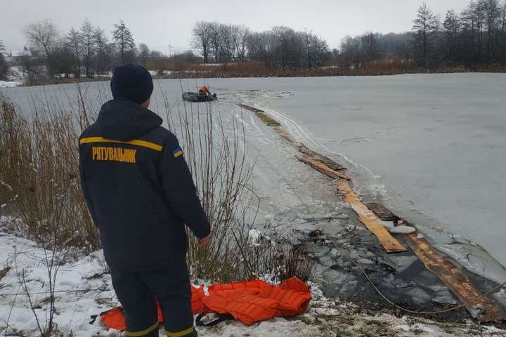 На Львівщині загинув рибалка, який провалився під лід
