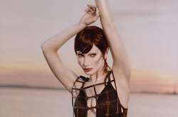  24-летняя супермодель Белла Хадид продемонстрировала достоинства своей фигуры 
  