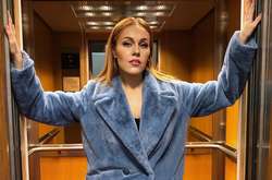 Украинская певица в купальнике показала фигуру после третьих родов (фото)