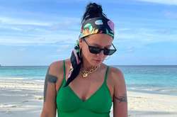 У кого лучше? Бывшая Потапа вместе с дочкой померились фигурами в купальниках (фото)