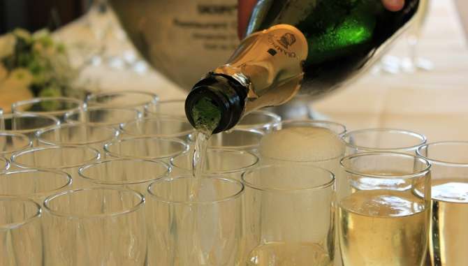 В Украине подорожали игристые вина: сколько будет стоить бутылка «шампанского»