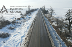 Дорогу Миронівка – Канів ремонтують за технологією укочуваний бетон