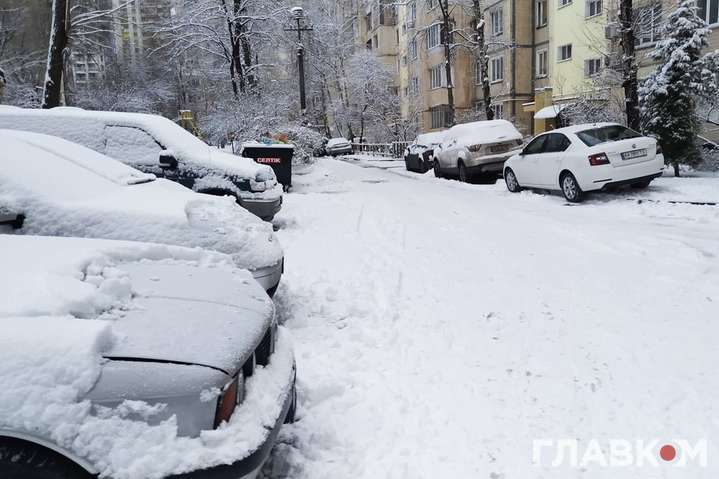На Київ насувається снігопад: дорожники готуються до негоди