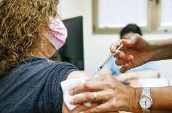 Украина оказалась в очереди за вакцинами в конце списка – среди стран Африки