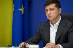 Зеленский отозвал законопроект, которым хотел распустить Конституционный Суд