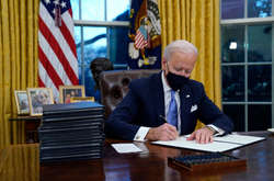 Байден призупинив розробку нафтових і газових родовищ в США