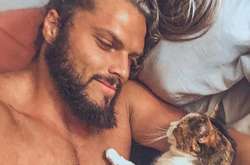Между котами и мужчинами возникает особенная связь: подборка фотодоказательств