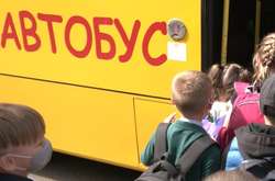 На Буковине больной ковидом водитель школьного автобуса, перевел на «дистанционку» три школы