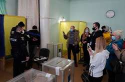 Спостерігачі та правоохоронці зафіксували на дільницях у Броварах порушення і спроби фальсифікації результатів виборів