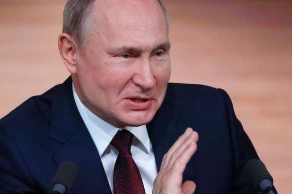 Путин, если трон под ним совсем зашатается, может активизировать войну против Украины