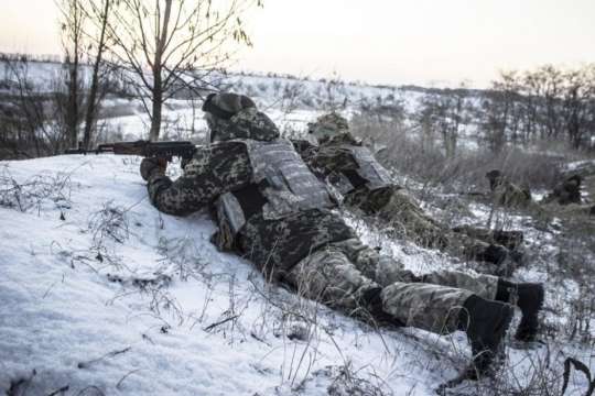 Окупанти на Донбасі поранили двох українських захисників біля Водяного