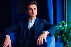 Олександр Скічко з 2017 року одружений з Єлизаветою Юрушевою, донькою бізнесмена Леоніда Юрушева, який володіє одним з найбільших вагонобудівних заводів України