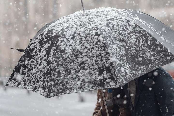 Дощ зі снігом та сильний вітер: прогноз погоди на 30 січня