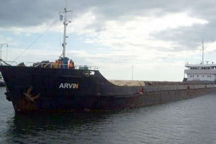 Зʼявилося відео загибелі корабля Arvin з українським екіпажем