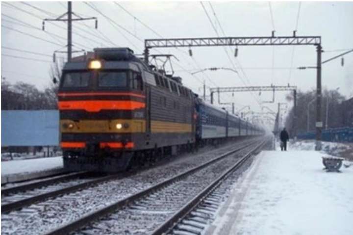 У Києві під потягом загинув 17-річний хлопець