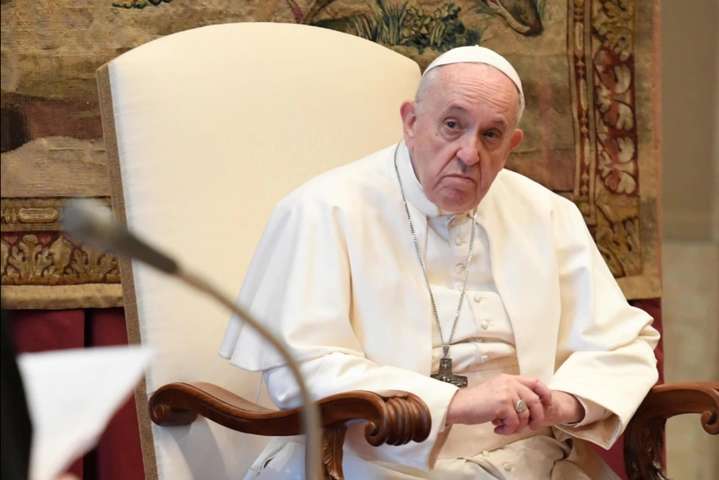 Лікарі порадили Папі Римському сісти на дієту