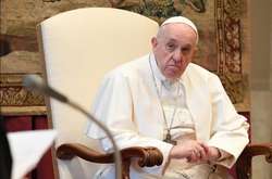 Папі Римському необхідно скинути чотири фунта