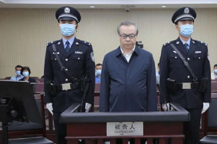 У Китаї стратили ексочільника держкомпанії за хабарництво на $278 млн