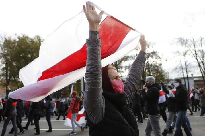У Білорусі хочуть заборонити біло-червоно-білий прапор