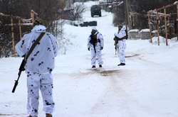 Неподалік Новомихайлівки російсько-окупаційні війська здійснили прицільний обстріл позицій українських воїнів з гранатометів різних систем