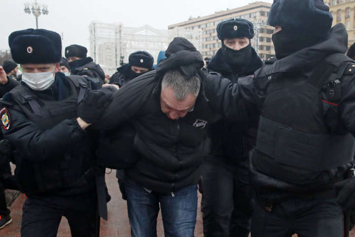 У Росії на антиурядових протестах почалися затримання