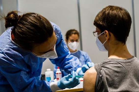 Німеччина вже замовляє вакцини від Covid-19 на 2022-й